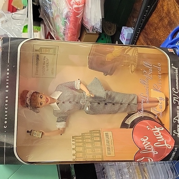 I Love Lucy Episode 30 Vitameatavegmin Barbie 1997 Mattel - Picture 1 of 14